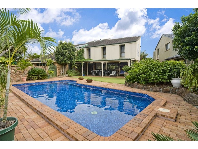 182 Morala Avenue, Runaway Bay QLD 4216