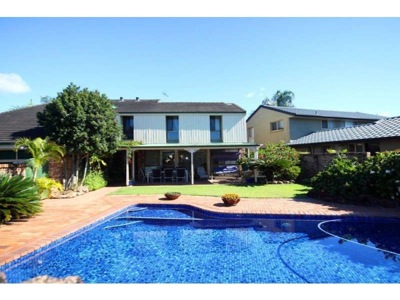 182 Morala Avenue, Runaway Bay QLD 4216