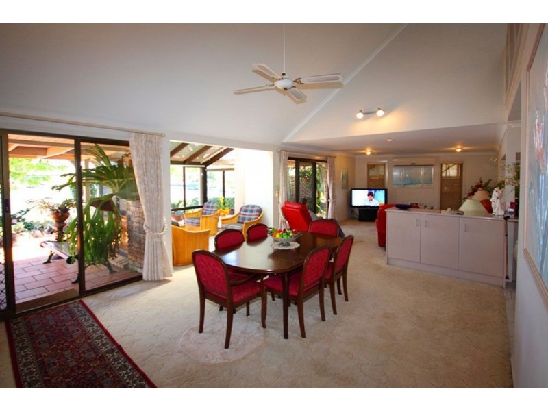 182 Morala Avenue, Runaway Bay QLD 4216