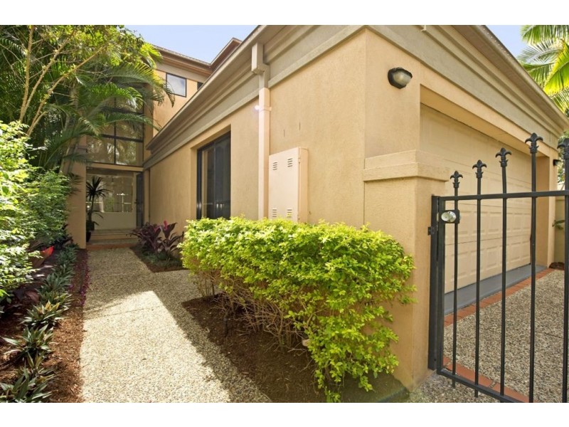 21 Ballybunyon Crescent, Hope Island QLD 4212