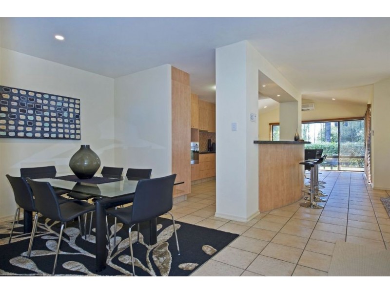 21 Ballybunyon Crescent, Hope Island QLD 4212