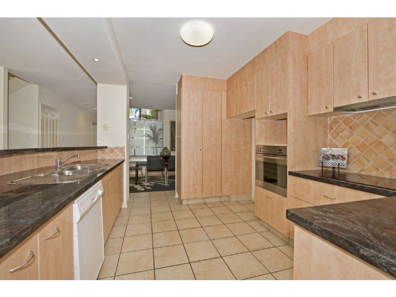 21 Ballybunyon Crescent, Hope Island QLD 4212