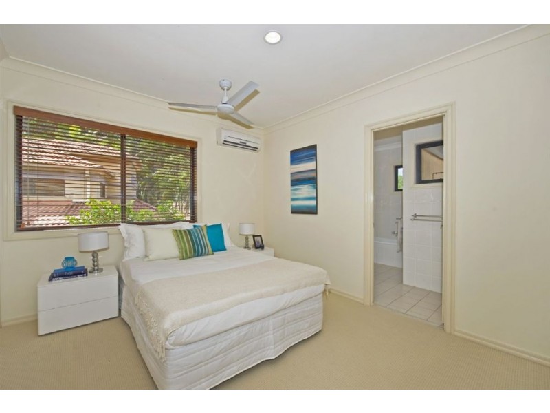 21 Ballybunyon Crescent, Hope Island QLD 4212