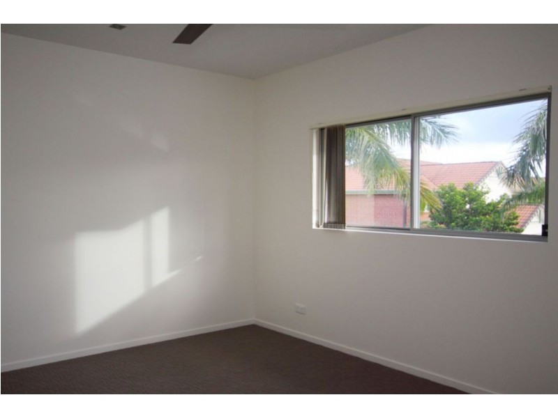 1/46 Compass Drive, Biggera Waters QLD 4216