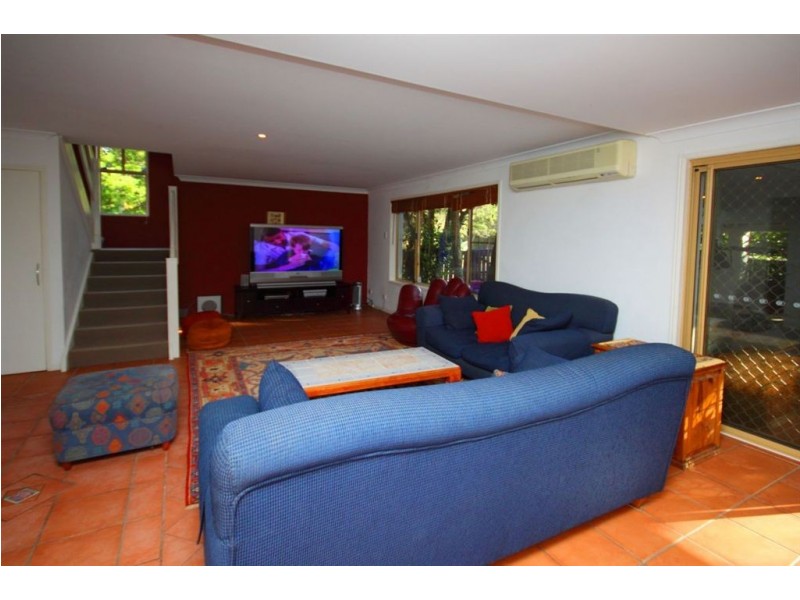 6 Tarni Street, Coombabah QLD 4216