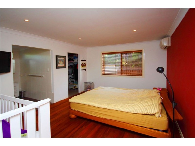 6 Tarni Street, Coombabah QLD 4216