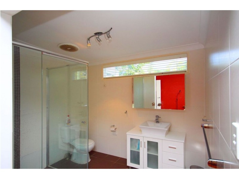 6 Tarni Street, Coombabah QLD 4216