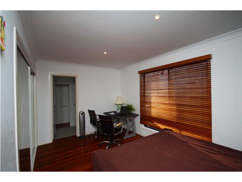 6 Tarni Street, Coombabah QLD 4216