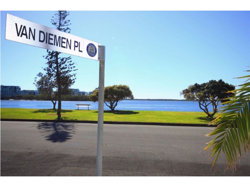 12 Van Diemen Place, Hollywell QLD 4216