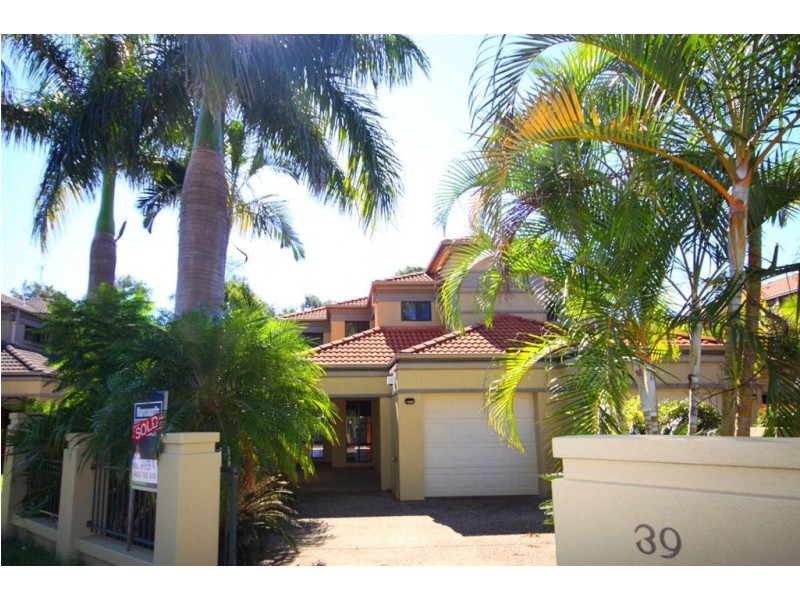 39 Ballybunyon Crescent, Hope Island QLD 4212