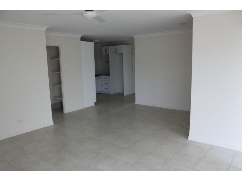 2/279 River Hills Rd, Eagleby QLD 4207