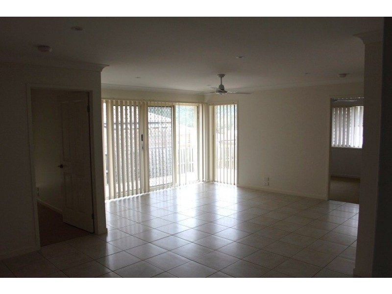 2/279 River Hills Rd, Eagleby QLD 4207