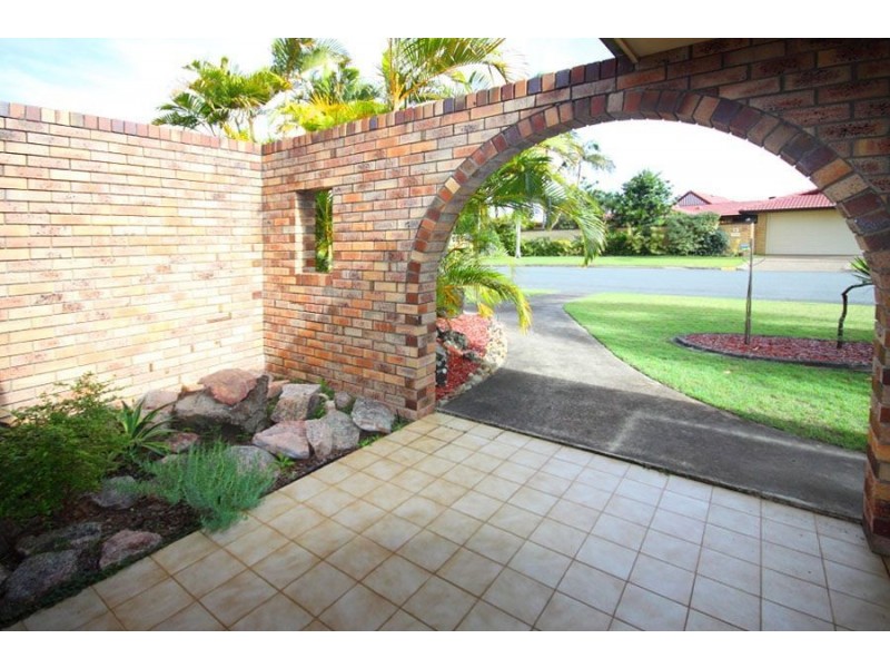 12 Samarai Avenue, Runaway Bay QLD 4216