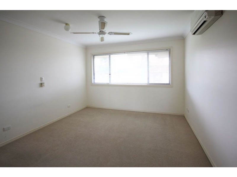 12 Samarai Avenue, Runaway Bay QLD 4216