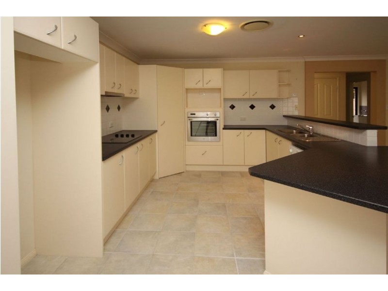 6 Costa Del Sol, Coombabah QLD 4216