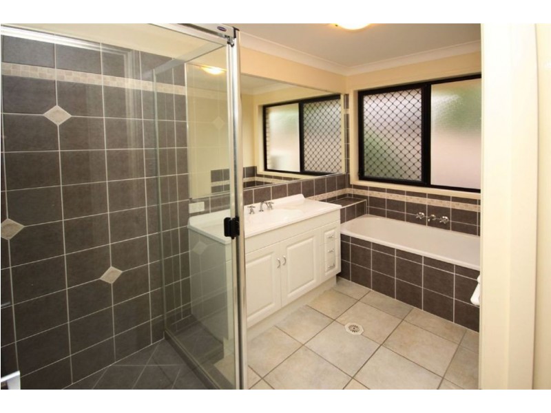 6 Costa Del Sol, Coombabah QLD 4216