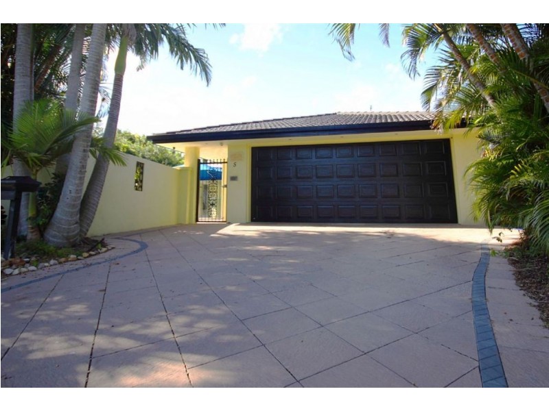 5 Aroa, Runaway Bay QLD 4216