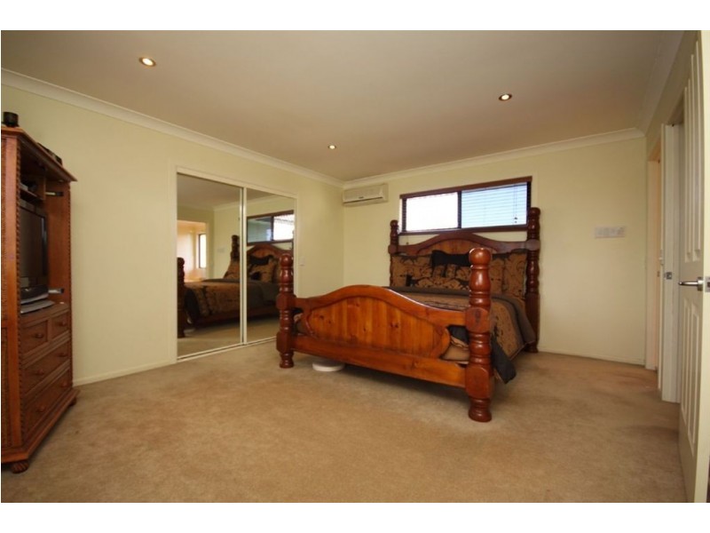 5 Aroa, Runaway Bay QLD 4216