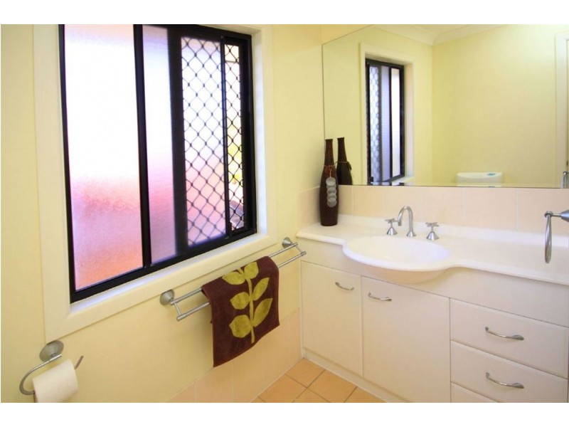 5 Aroa, Runaway Bay QLD 4216