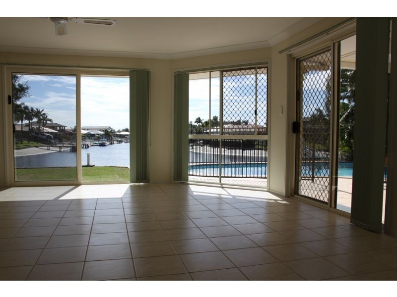 85 Colombus Drive, Hollywell QLD 4216