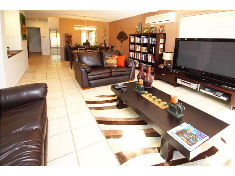 43 Ballybunyon Crescent, Hope Island QLD 4212