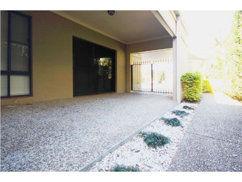 43 Ballybunyon Crescent, Hope Island QLD 4212