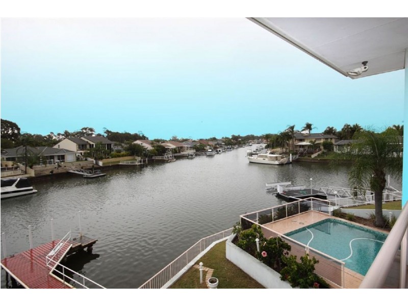 136 Sundance Way, Runaway Bay QLD 4216