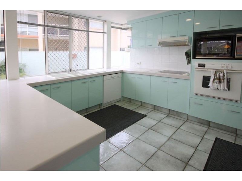 136 Sundance Way, Runaway Bay QLD 4216