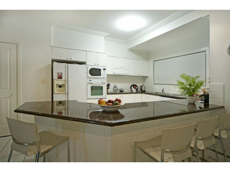 123 Sundance Way, Runaway Bay QLD 4216