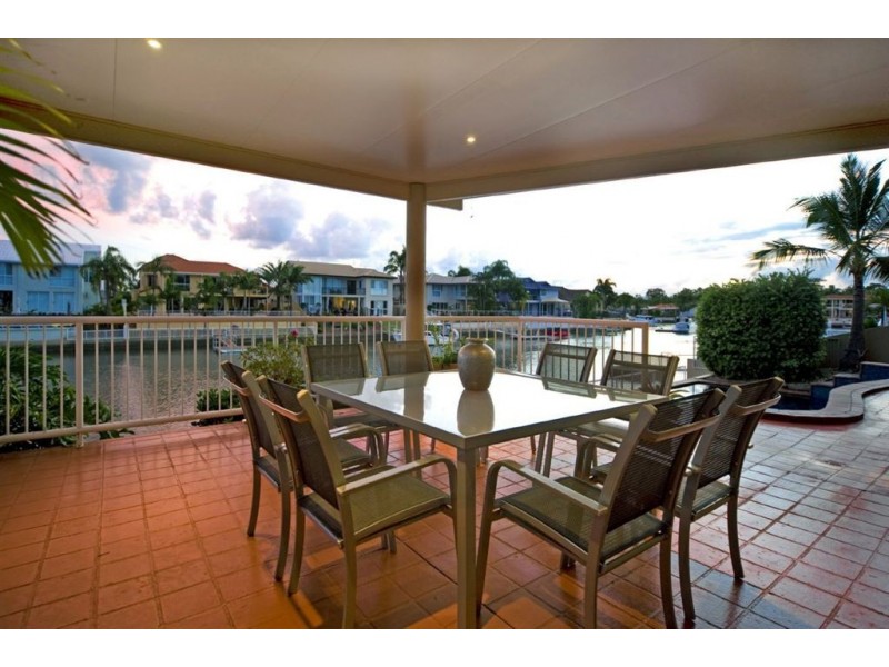 123 Sundance Way, Runaway Bay QLD 4216