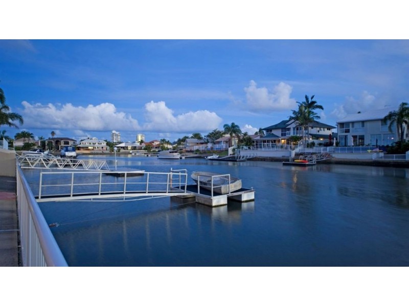 123 Sundance Way, Runaway Bay QLD 4216