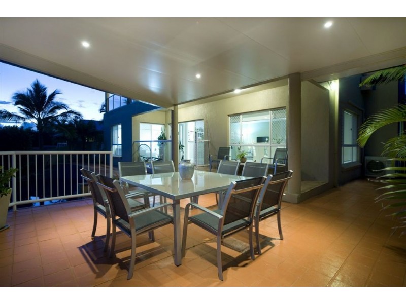123 Sundance Way, Runaway Bay QLD 4216