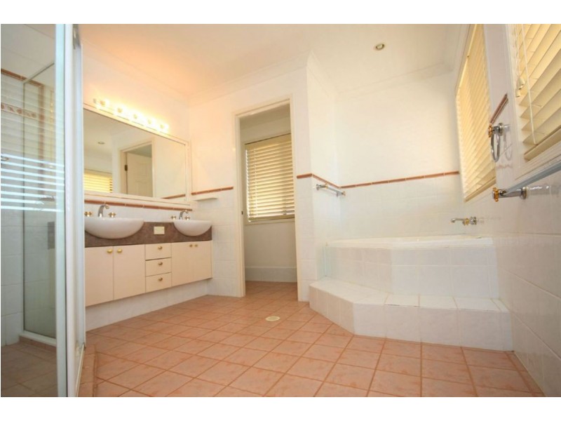 28/87 Morala Avenue, Runaway Bay QLD 4216