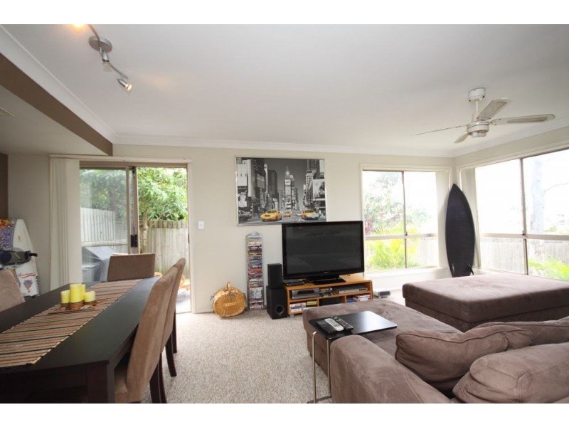 40/601 Pine Ridge Rd, Biggera Waters QLD 4216