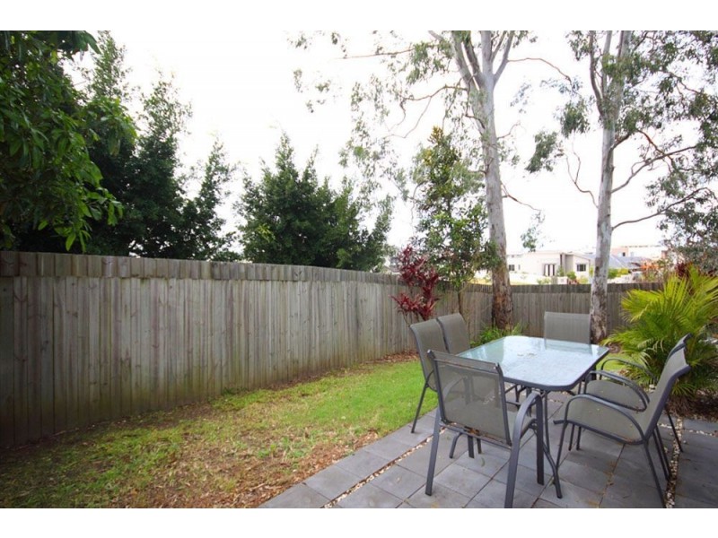 40/601 Pine Ridge Rd, Biggera Waters QLD 4216