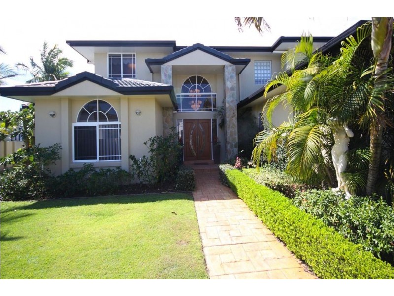 161 Pebble Beach Drive, Runaway Bay QLD 4216