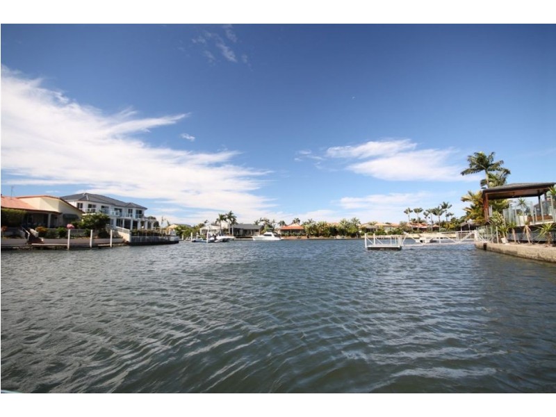 161 Pebble Beach Drive, Runaway Bay QLD 4216