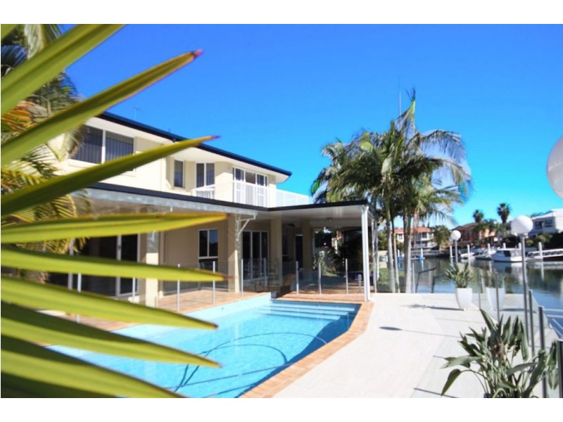 161 Pebble Beach Drive, Runaway Bay QLD 4216