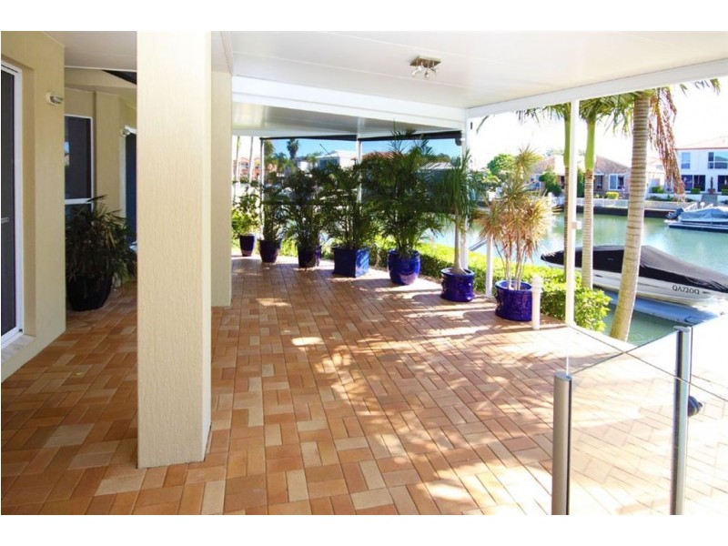 161 Pebble Beach Drive, Runaway Bay QLD 4216