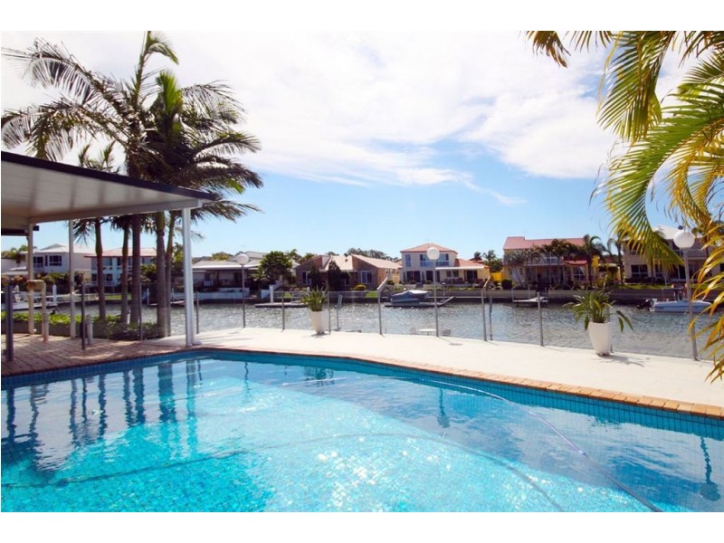 161 Pebble Beach Drive, Runaway Bay QLD 4216