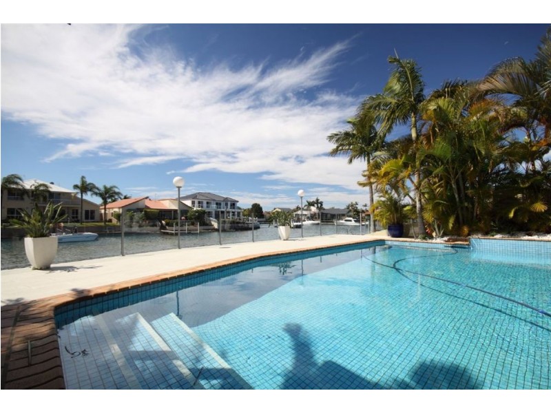 161 Pebble Beach Drive, Runaway Bay QLD 4216