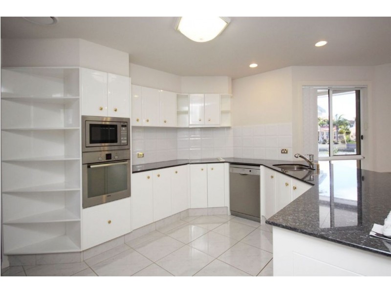 161 Pebble Beach Drive, Runaway Bay QLD 4216