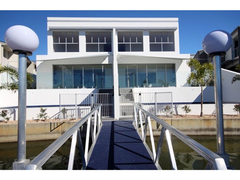 27 Compass Drive, Biggera Waters QLD 4216