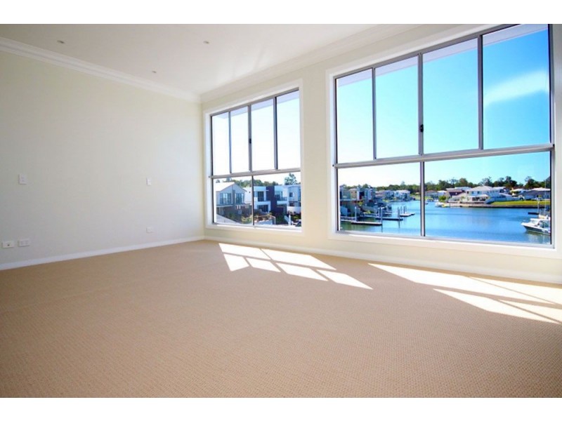 27 Compass Drive, Biggera Waters QLD 4216