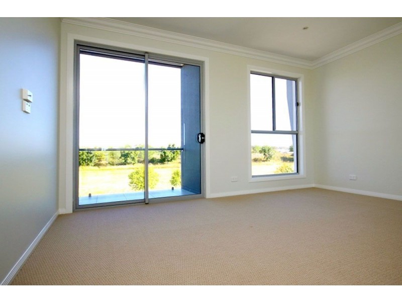 27 Compass Drive, Biggera Waters QLD 4216