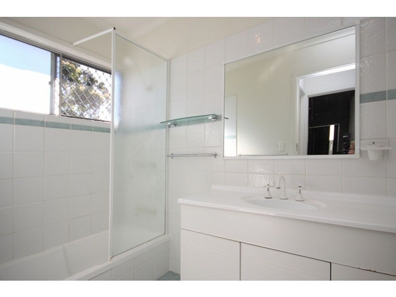 26 Jacaranda Avenue, Hollywell QLD 4216