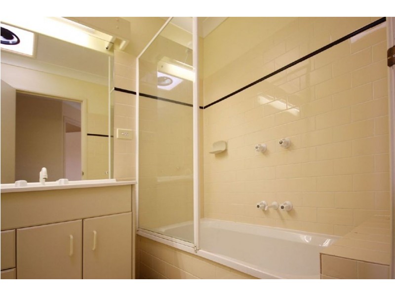 241/125 Hansford Road, Coombabah QLD 4216