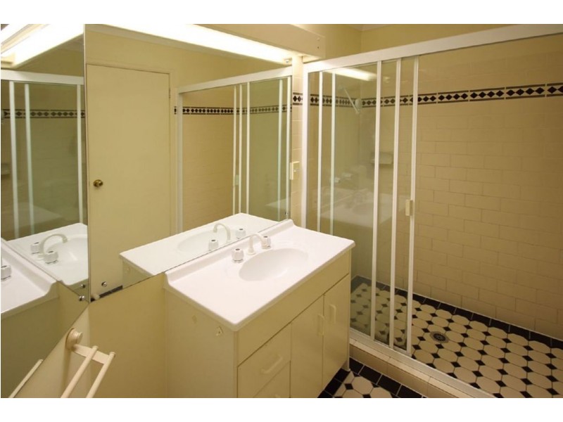 241/125 Hansford Road, Coombabah QLD 4216