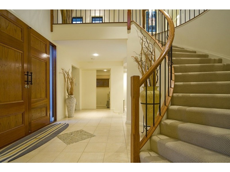 12 Van Diemen Place, Runaway Bay QLD 4216