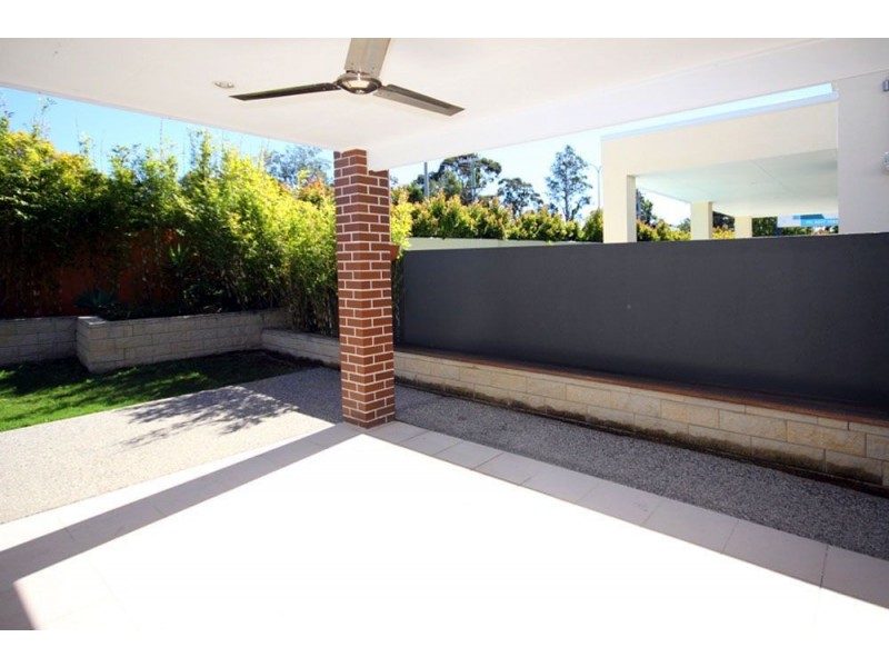 82b Compass Drive, Biggera Waters QLD 4216